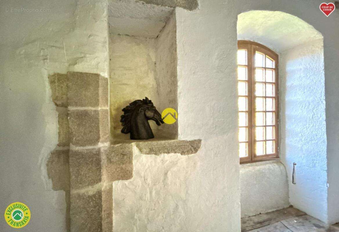 Maison à MONTAIGUT-LE-BLANC