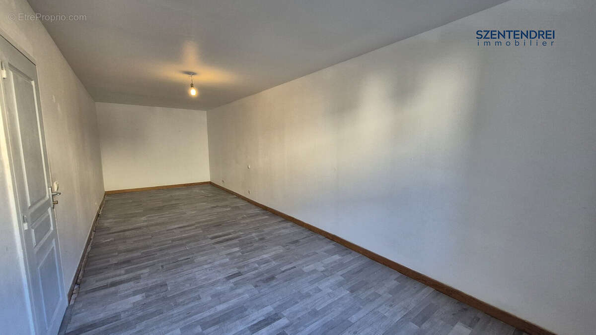 Appartement à LUNEL-VIEL