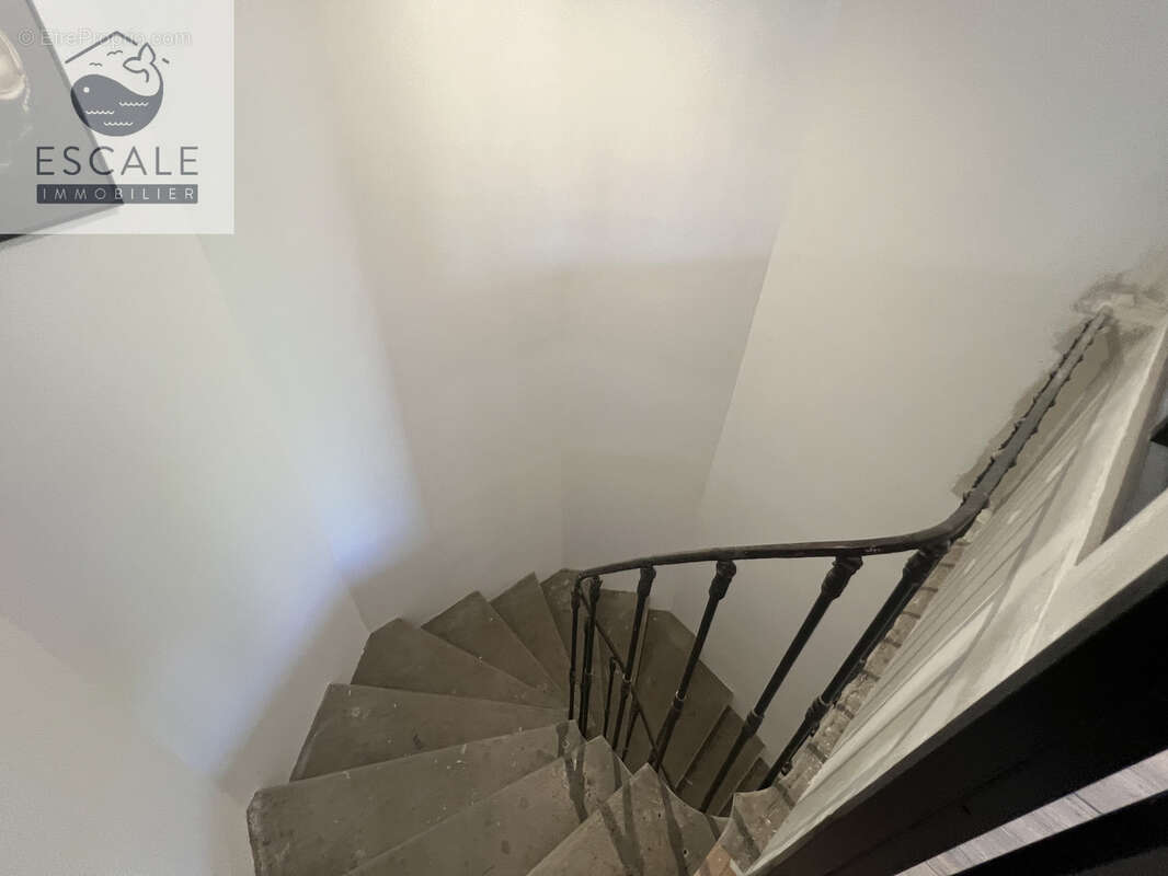 Vente maison vigneronne t5 en r+1 + garage a poussan - photo 21
