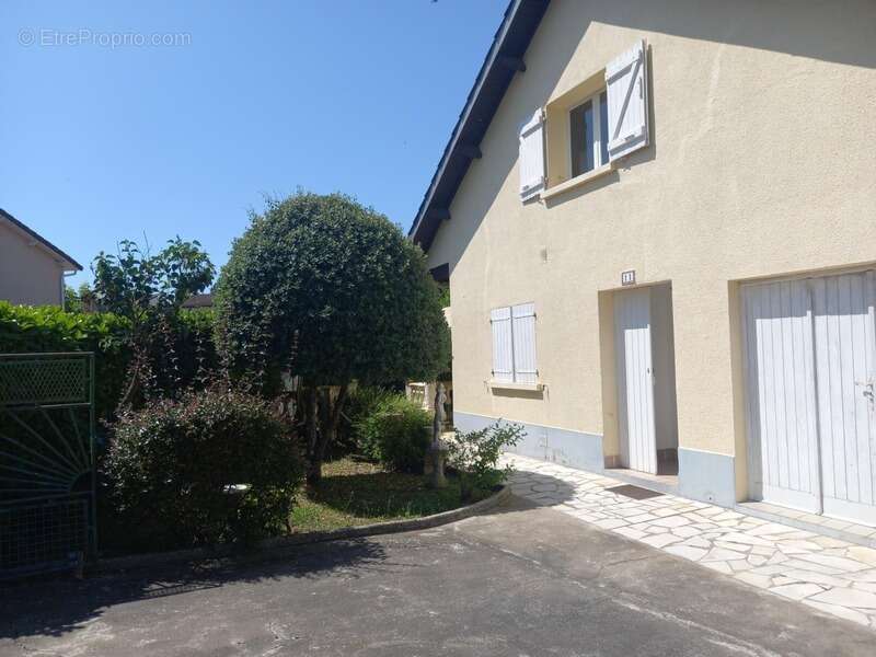 Maison à vendre 7 pièces VILLEFRANCHE DE ROUERGUE (12) - photo 2