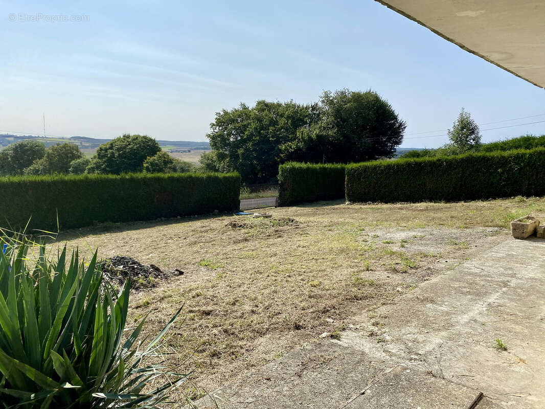 Maison à SAINT-VICTOR-DE-BUTHON