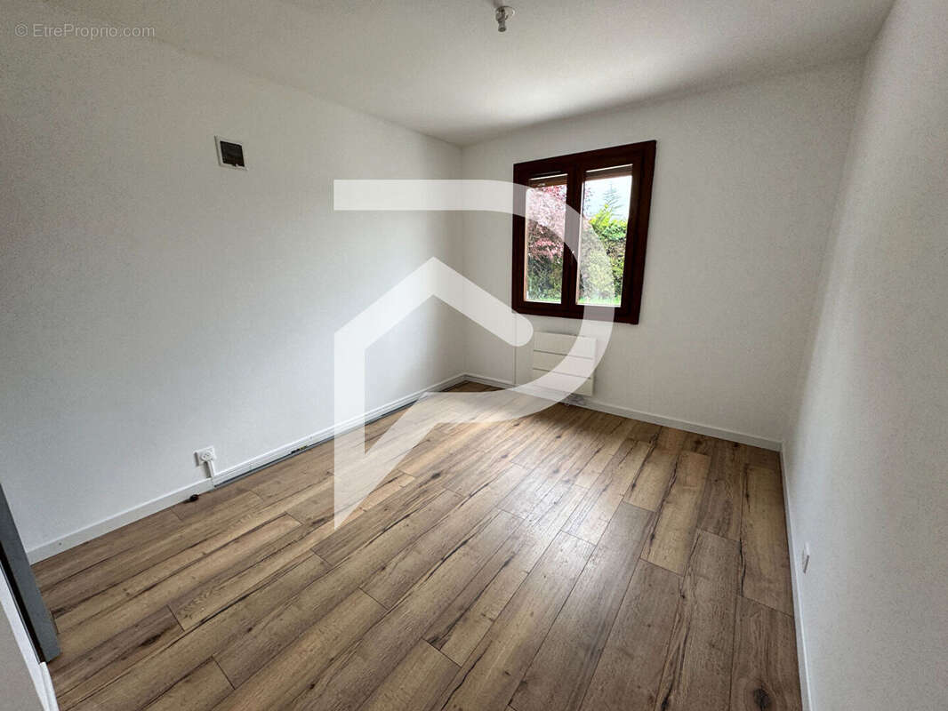 Maison à IVRY-LA-BATAILLE