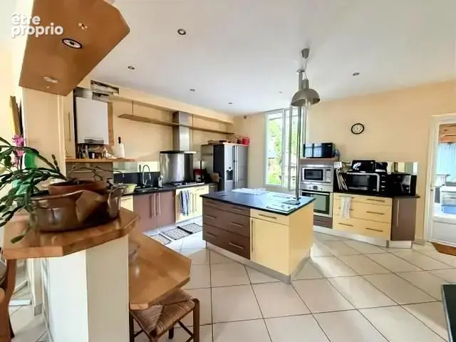 Maison 7 pièces 203 m² à vendre à Saumur (49400) - photo 2