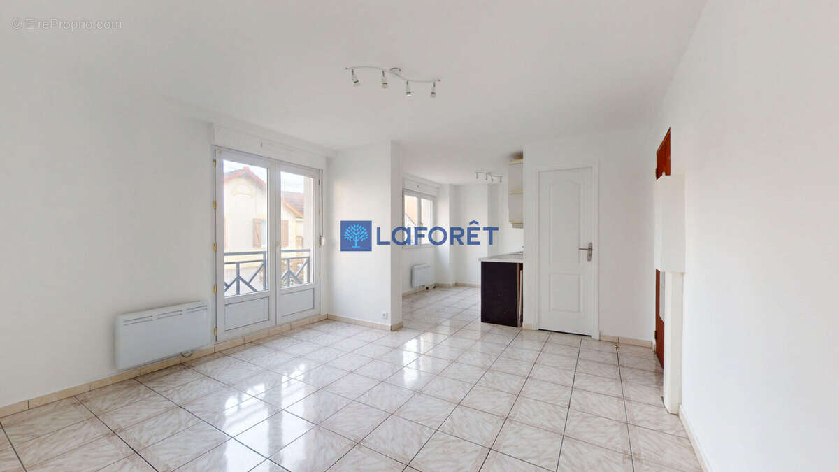 Appartement à SAVIGNY-SUR-ORGE