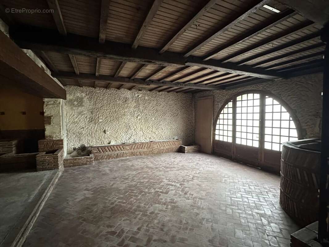 Ancien commerce à vendre, avec possibilités de faire des appartements - photo 5