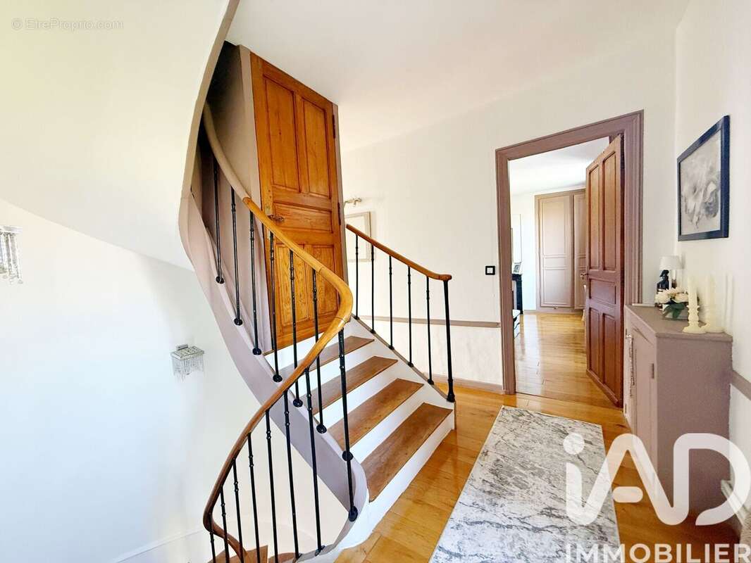 Maison 212 m² à Grandvilliers  - photo 8
