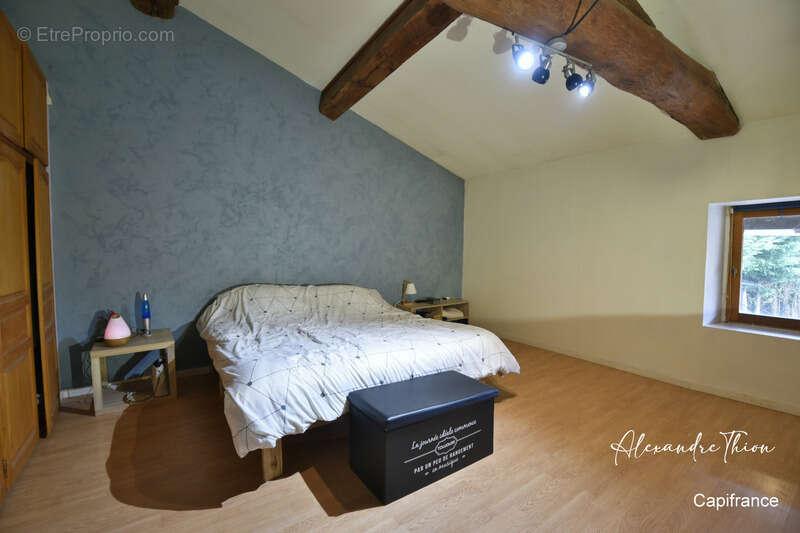 Maison à RIGNIEUX-LE-FRANC