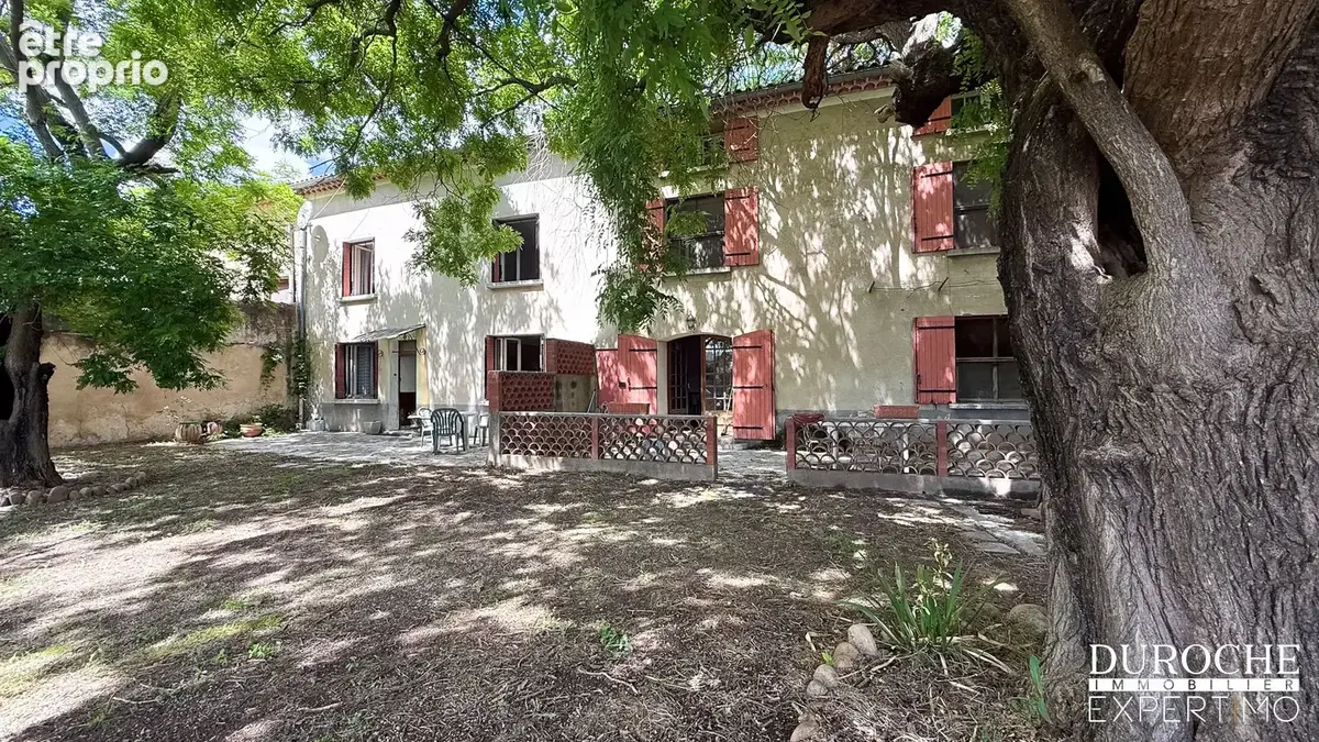 Mas provençal à rénover à Courthézon   524 m2 de surface totale, dépendances & potentiel - photo 2