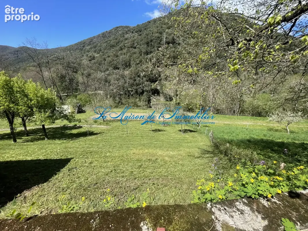 Cévennes, Très beau Mas de 16 pièces sur 32 hectares de terrain. - photo 2