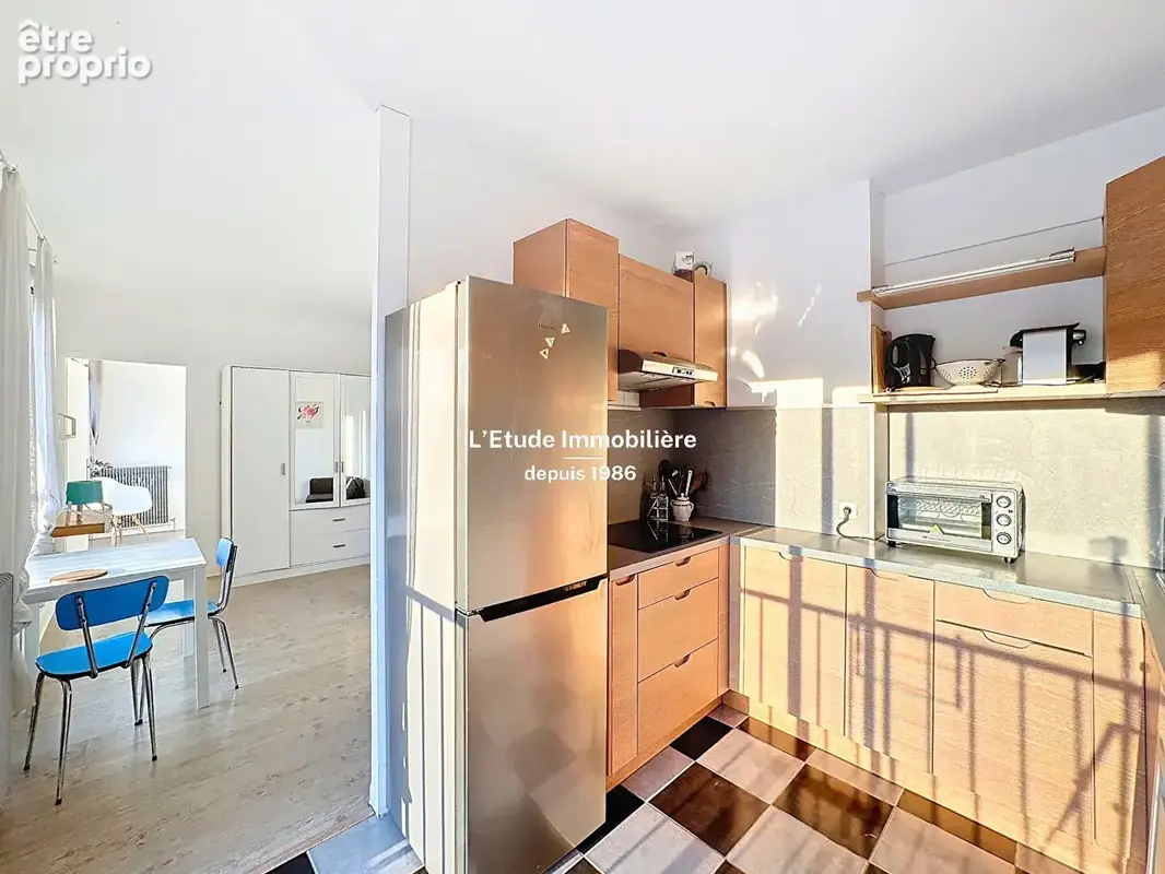 Saxe - t2 40m2 - dernier etage - vue fourviere - photo 3