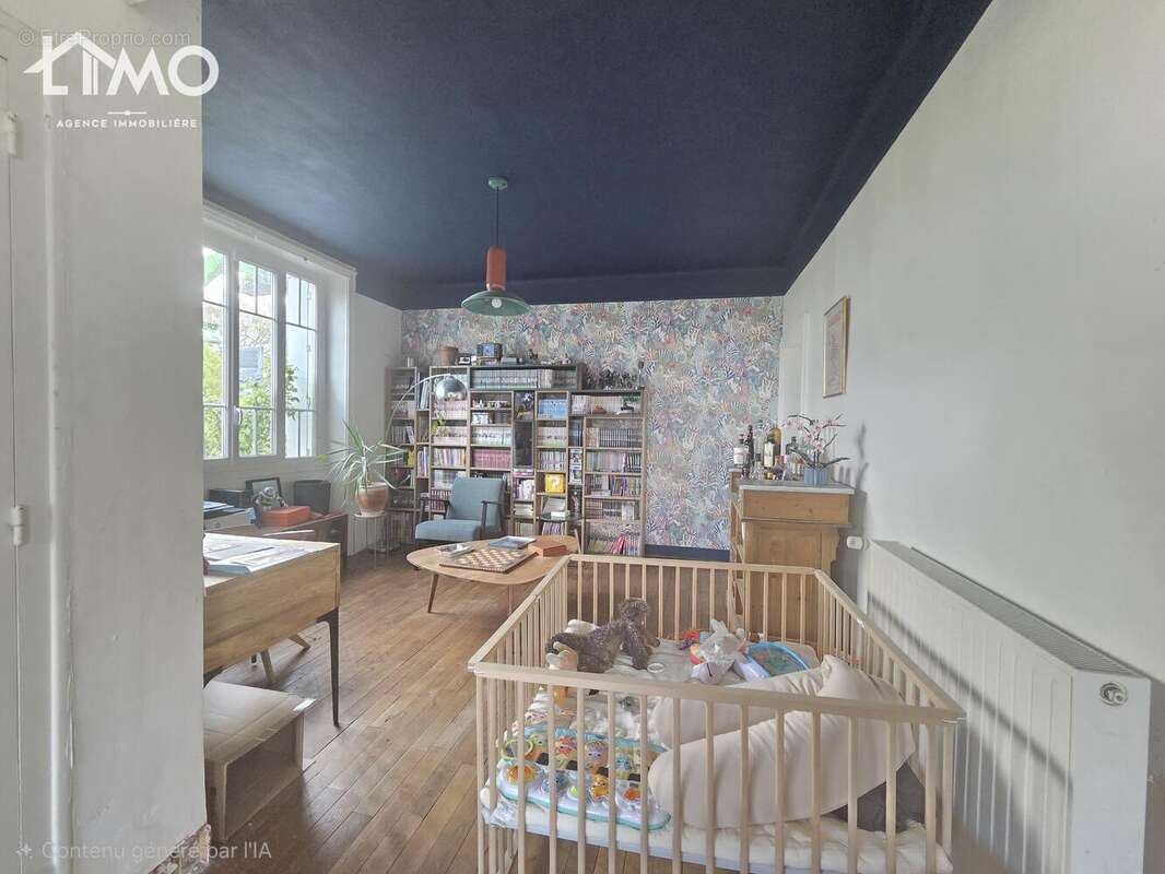 Maison à SAINT-LEONARD-DE-NOBLAT