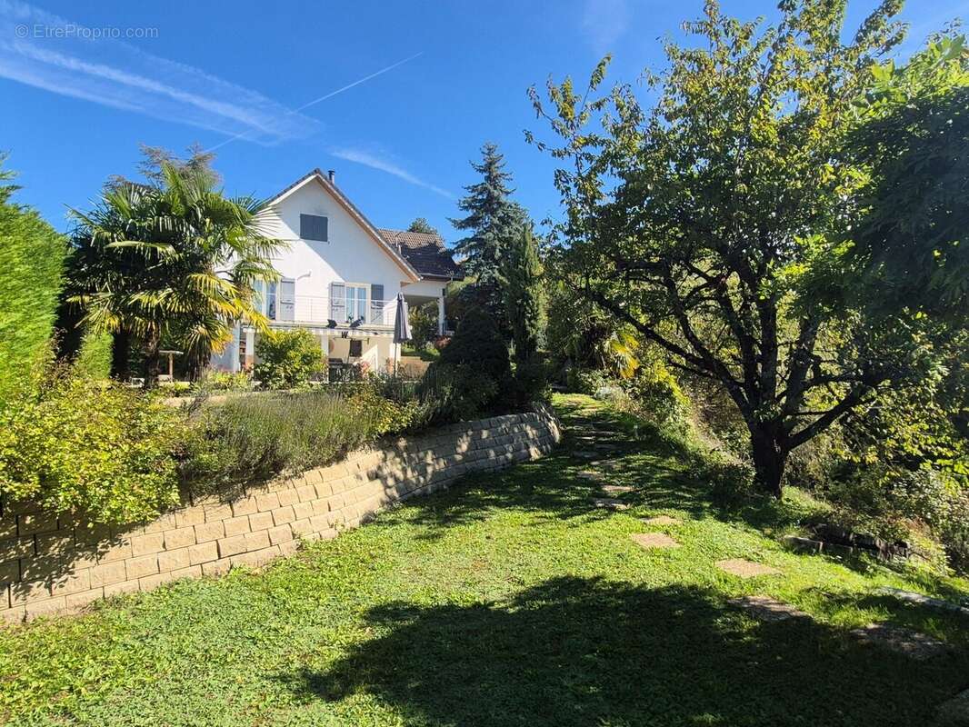 Maison à CRANVES-SALES