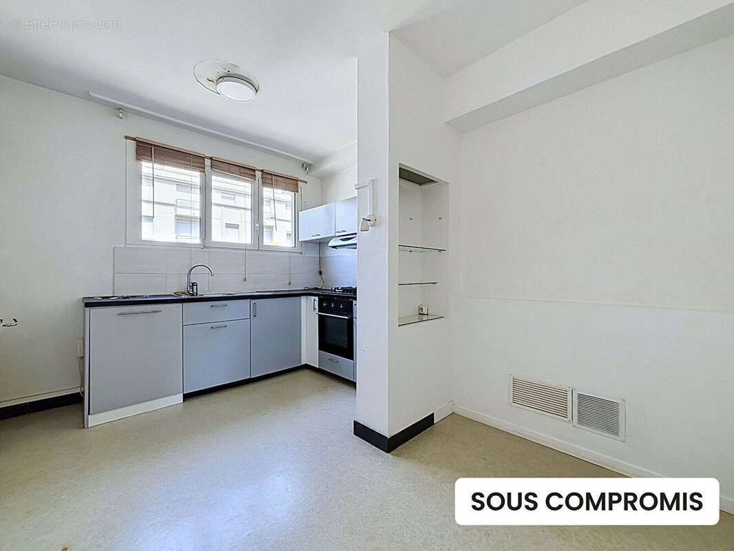 Appartement Rennes - Centre-ville - 4 pièces de 78.4 m² - 2 chambres - 4ème étage - cave - grenier - photo 4