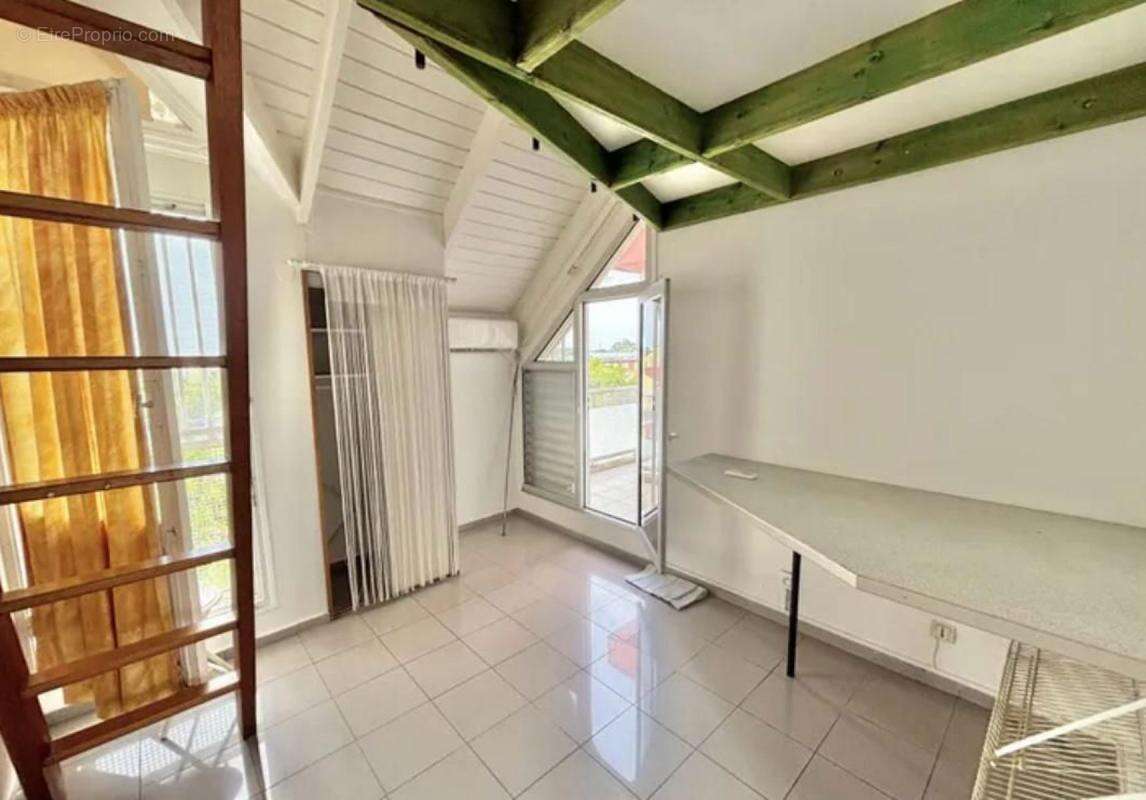 Appartement à LES ABYMES