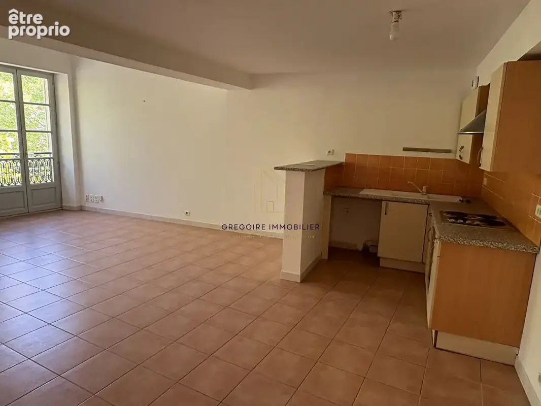 Appartement T3 spacieux et lumineux - Centre-Ville de Pertuis - photo 2