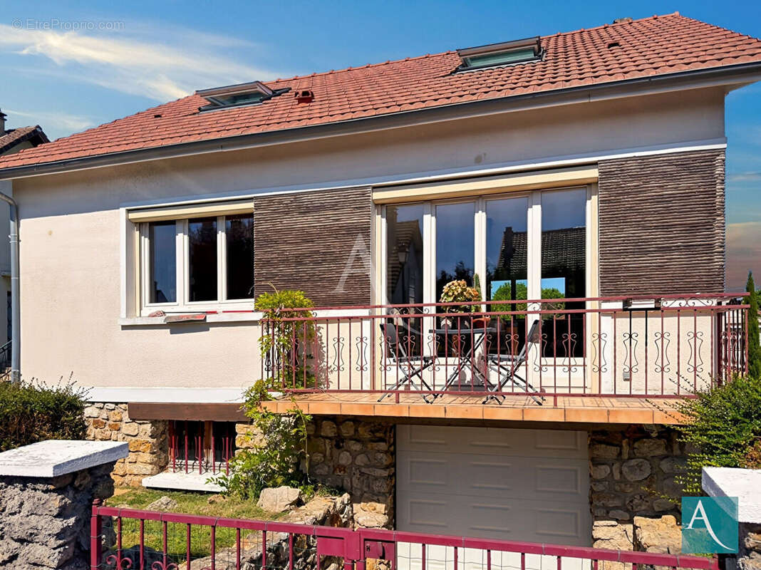 Maison à GRIGNY