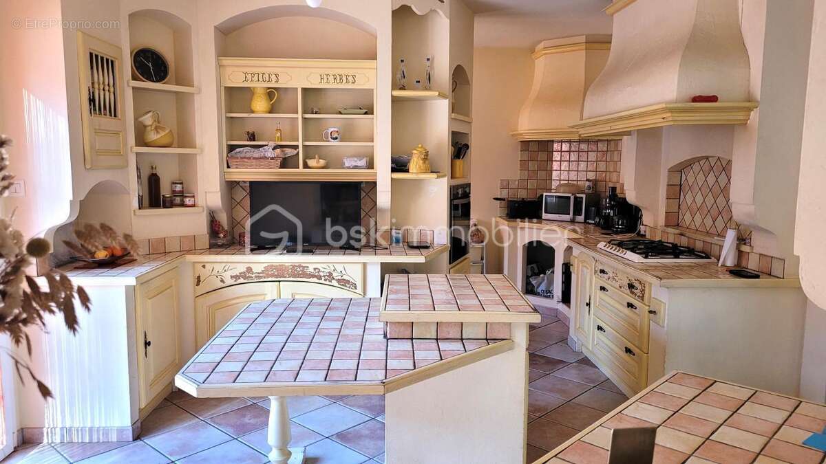 Narbonne - secteur roche grise - villa de 183 m² - 4 faces - piscine - appartement de 70 m² - parcelle 2200 m² - photo 5