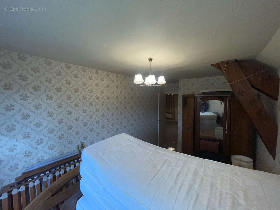 Maison familiale de 170 m2   Vue dégagée et fort potentiel - photo 16