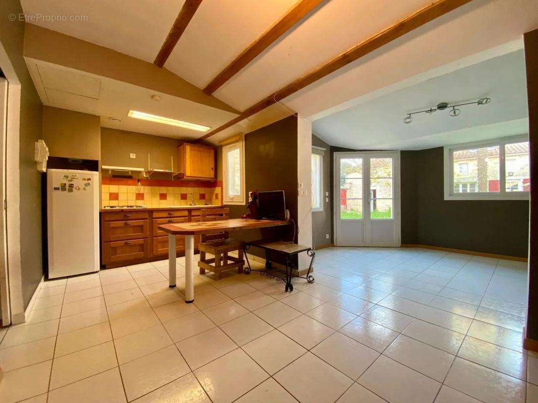 Maison à BOURCEFRANC-LE-CHAPUS