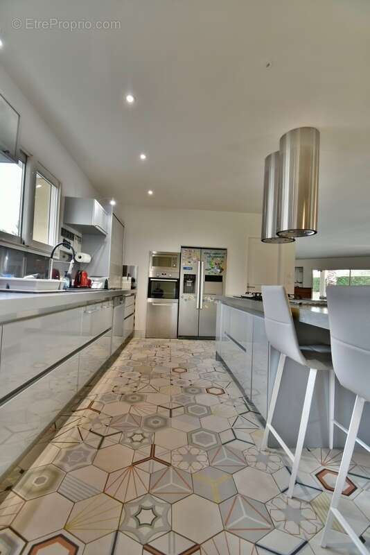 Maison à FARGUES-SAINT-HILAIRE