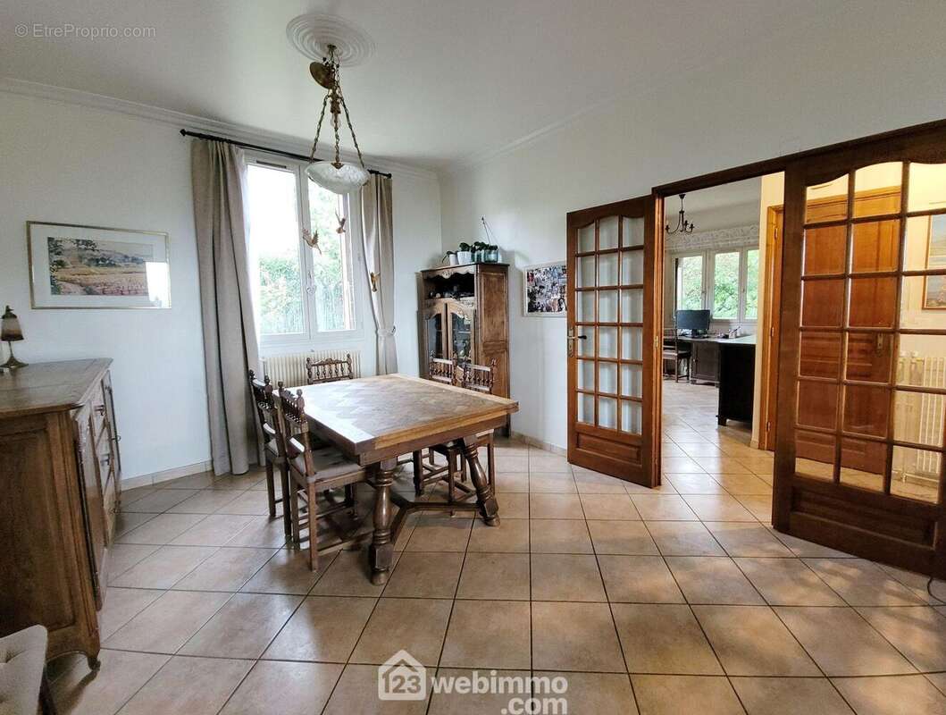 Vue opposée du séjour double - Maison à FONTENAY-AUX-ROSES