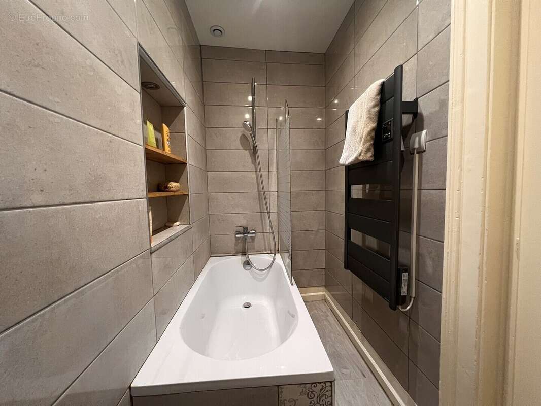 Appartement à CHALLES-LES-EAUX