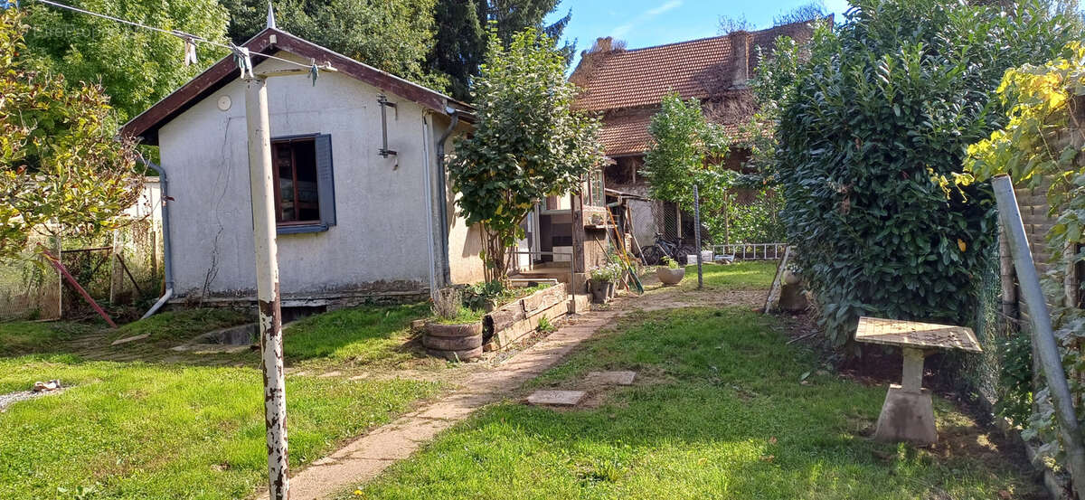 Maison à LA JONCHERE-SAINT-MAURICE