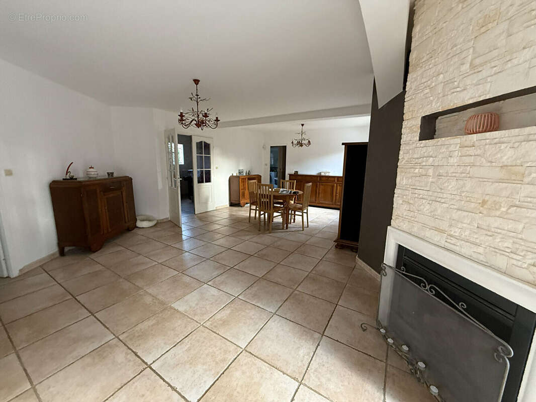 Maison à LUCENAY