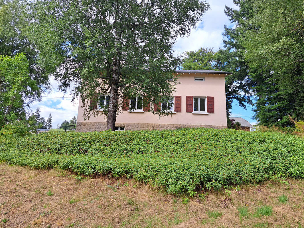 Maison à LE CHAMBON-SUR-LIGNON