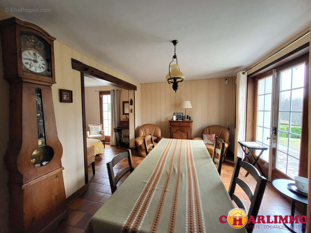 Maison à SAINT-JUNIEN