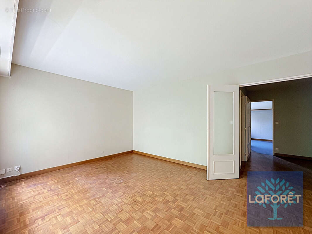 Appartement d'exception à Valenciennes ; Secteur prisé - photo 5