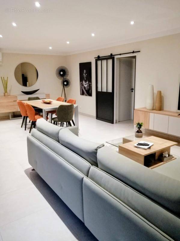 Maison à JONQUIERES-SAINT-VINCENT