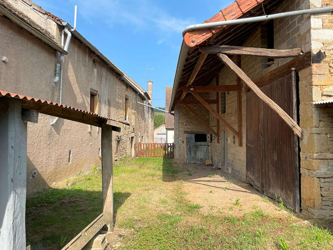 Charmant village entre buxy & st gengoux le national, - photo 6