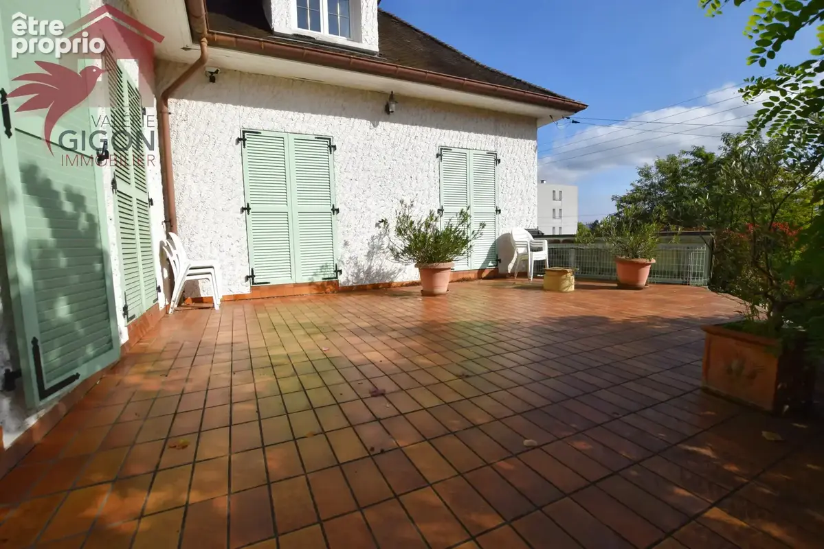 Beaucoup de CHARME (parquet massif...) pour cette BELLE MAISON 'ILE DE FRANCE', de plain-pied donnant sur terr - photo 4