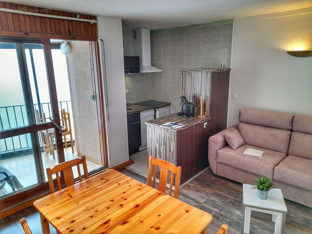 Appartement à EAUX-BONNES