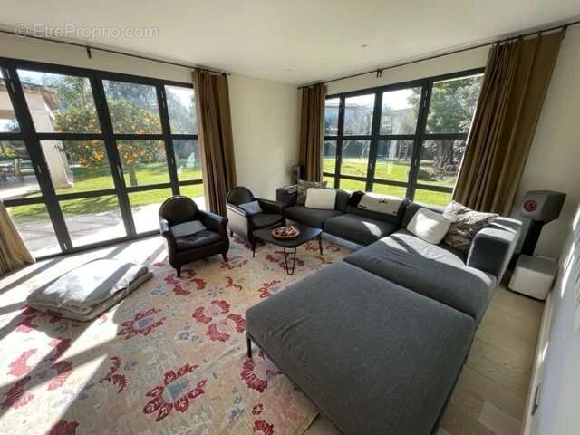 Maison à MOUGINS