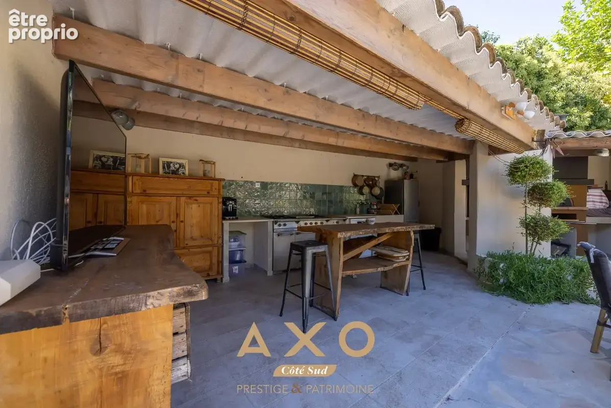 Coudoux - maison de caractère en pierre - 317 m² - 2 habitations - piscine - jardin paysager - terrain 1 600 m² - 1 400 000     - photo 4