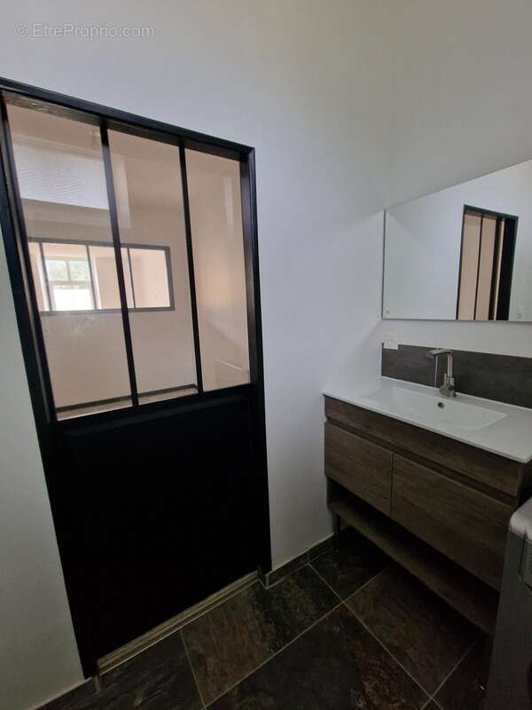 Maison à SAINT-JEAN-D'ANGELY