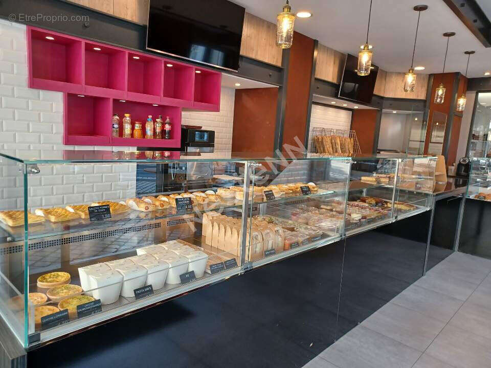Snacking/ boulangerie . Belle Opportunité Centre-Ville + Logement . Fort passage étudiant et touristes - photo 5