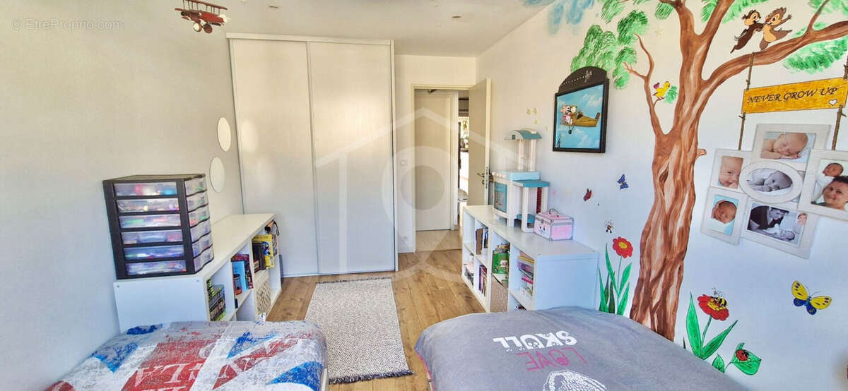 Appartement à VALLAURIS