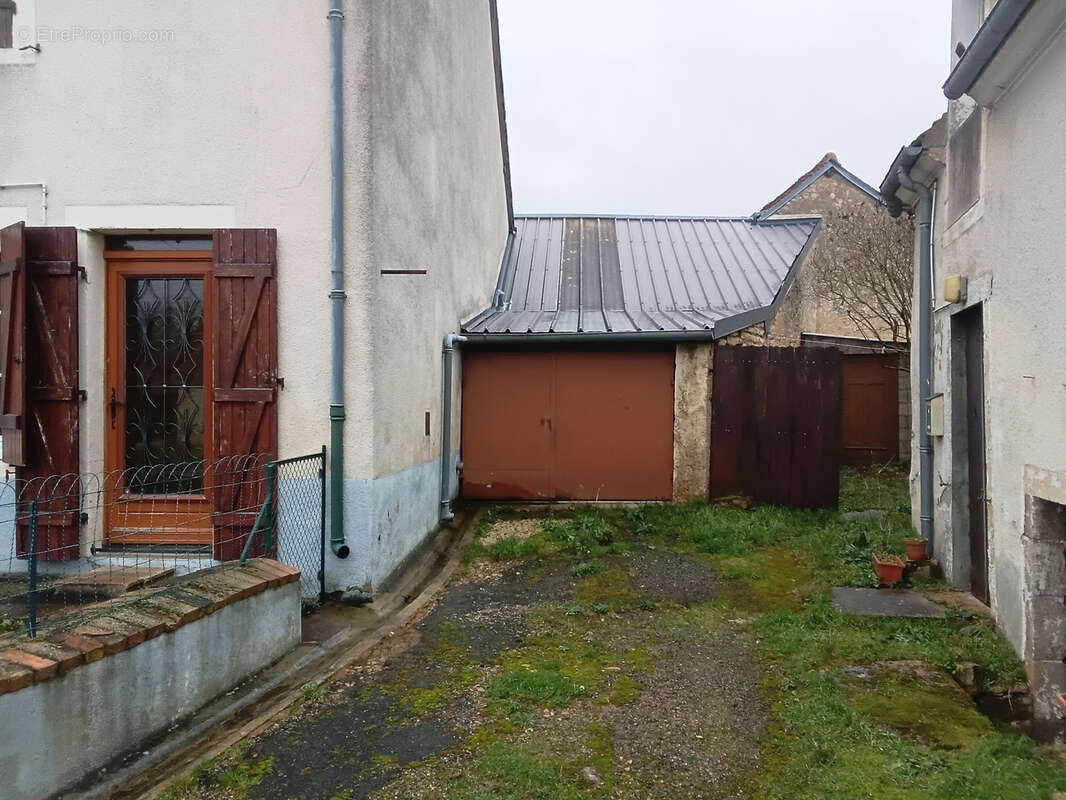 Maison à OUROUER-LES-BOURDELINS