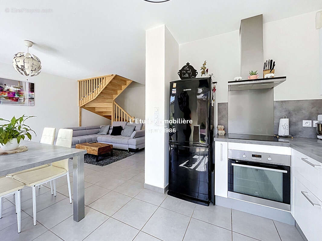 Appartement à RILLIEUX-LA-PAPE