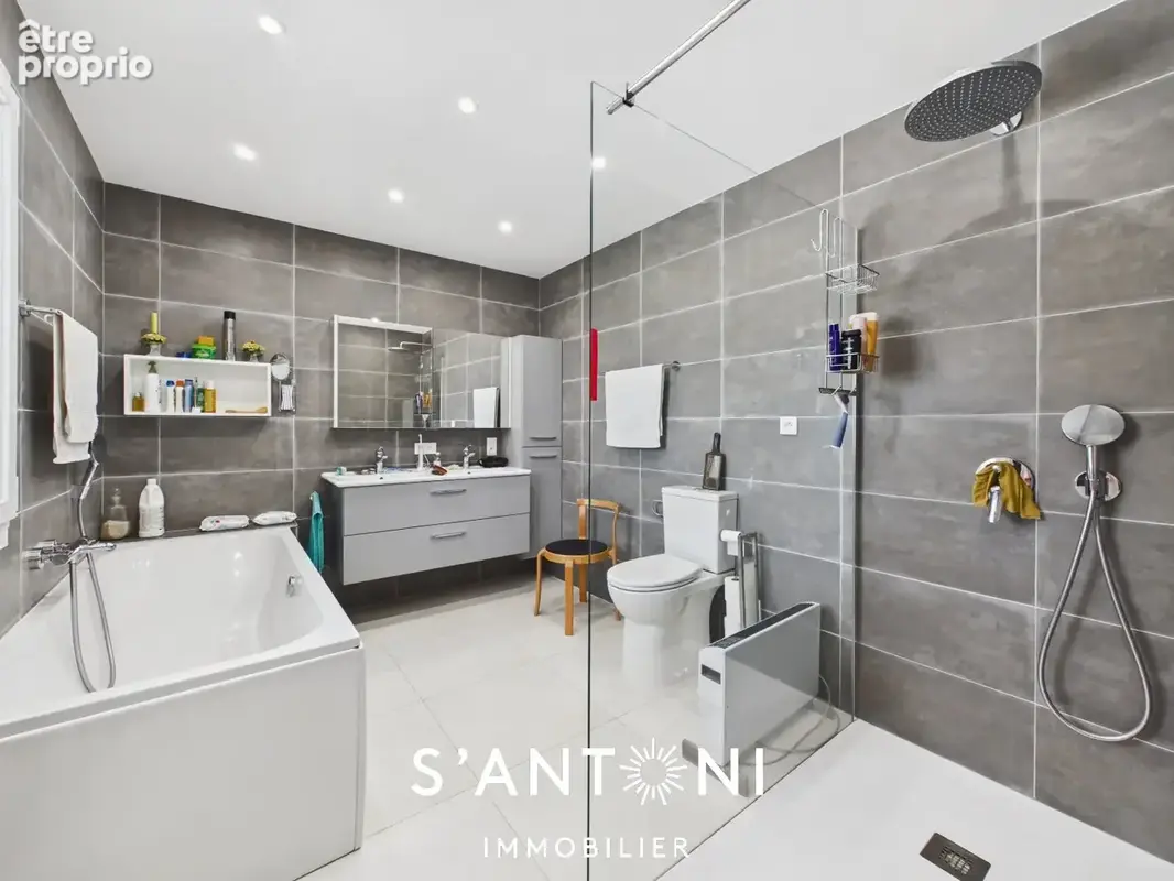 Grande propriété familiale contemporaine et élégante - SAUVIAN - photo 10