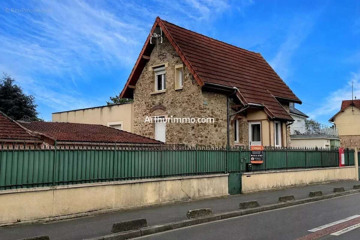 Maison à SUCY-EN-BRIE