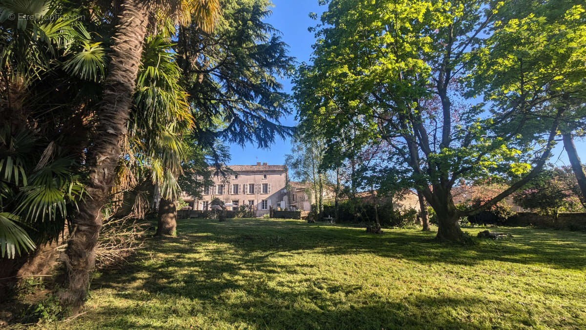 Maison à PAMPLIE