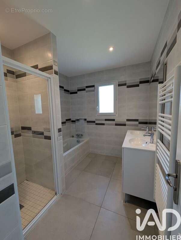Maison 85 m² à Saint-Simon-De-Pellouaille  - photo 8