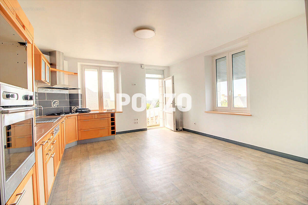 Appartement à DONVILLE-LES-BAINS