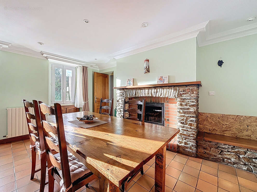 Maison à CERISY-LA-FORET