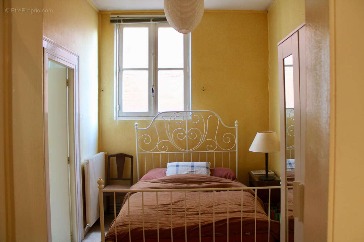 Maison d’habitation à vendre comprenant : Au rez-de-chaussée : une entrée, une chambre d'amis/bureau, wc avec - photo 6