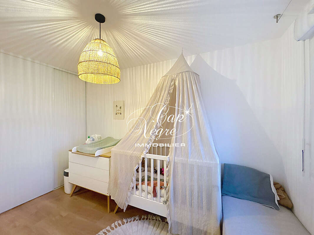 Appartement à LA CROIX-VALMER